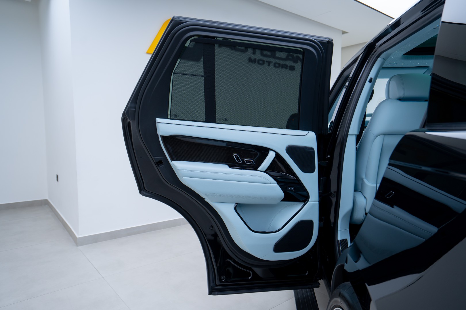 2023 RANGE ROVER P530 AUTOBIOGRAPHY BRABUS CARBON BODY KIT